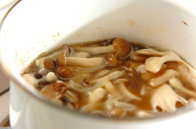 キノコたっぷり豆乳スープの作り方の手順3