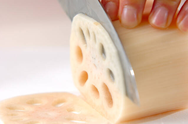 レンコンのクルミ和えの作り方の手順1