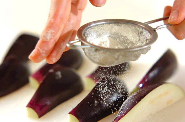 ナスのピカタの作り方の手順1