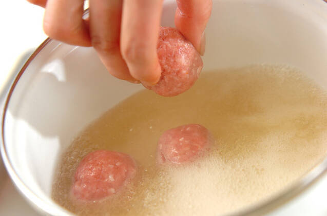カボチャと肉団子の煮物の作り方の手順4