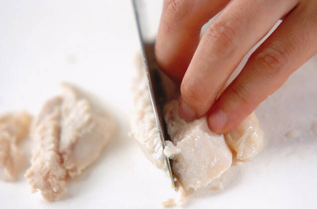 レンジ蒸し鶏冷麺の作り方の手順1