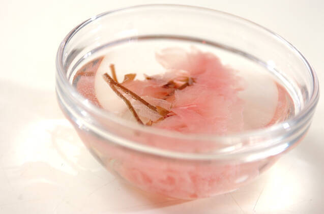 SAKURAのデザートカクテルの作り方の手順1