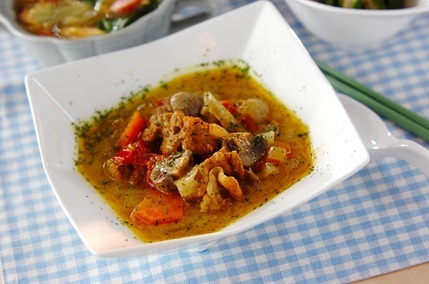 チキンのココナッツ煮込み