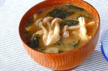 油揚げのゴマみそ汁