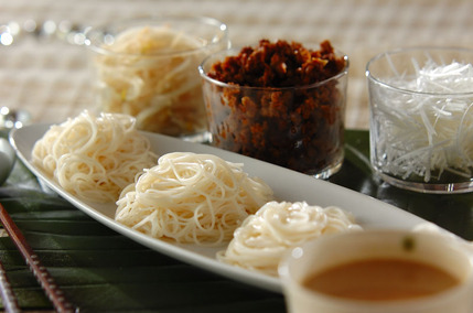 担々麺風ゴマダレ素麺