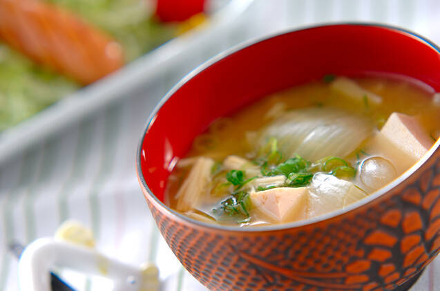 玉ネギのみそ汁