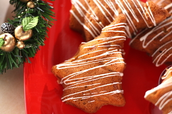 クリスマスツリーの形のリンゴケーキ