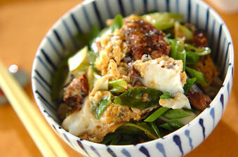 サンマ缶の卵とじ丼