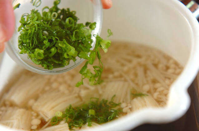 豆腐とエノキのお吸い物の作り方の手順4