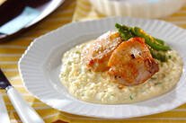 チキンソテーのユズ風味タルタル添え
