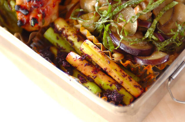 アスパラのユカリ和え