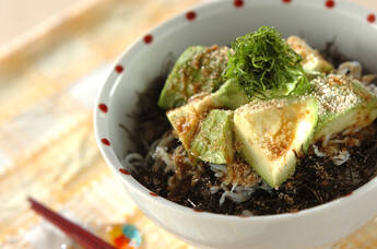 アボカドシラス丼