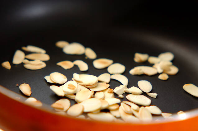 散らしアーモンドのサラダの作り方の手順5