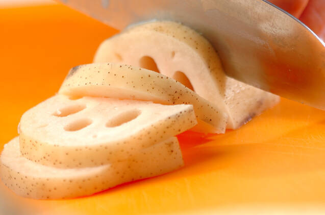 レンコンのバターしょうゆ焼きの作り方の手順1