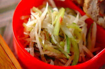 大根とキュウリの梅おかか和え