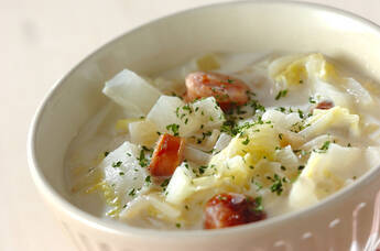 具だくさんのミルクスープ