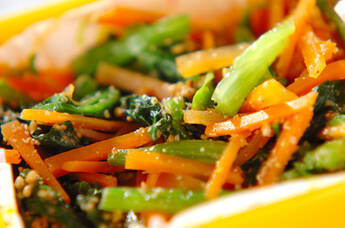 ホウレン草とニンジン和え物