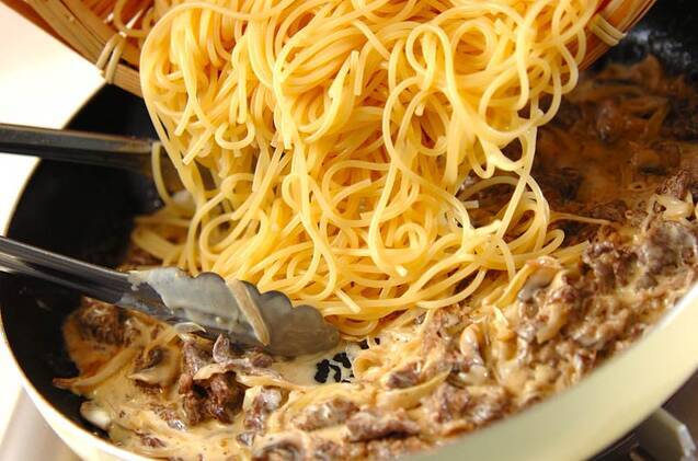 サワークリームを活用！簡単牛肉のパスタの作り方の手順7