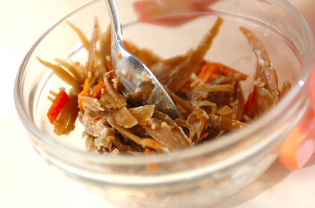 和風ゴボウサラダの作り方の手順1