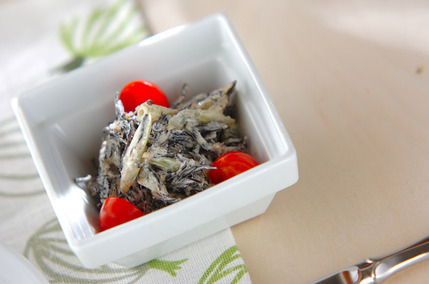 芽ヒジキのサラダ