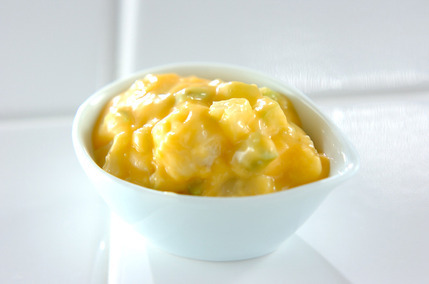 カリフラワーの卵黄クリーム和え