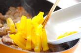 豚肉とたくあんの炒め物の作り方3