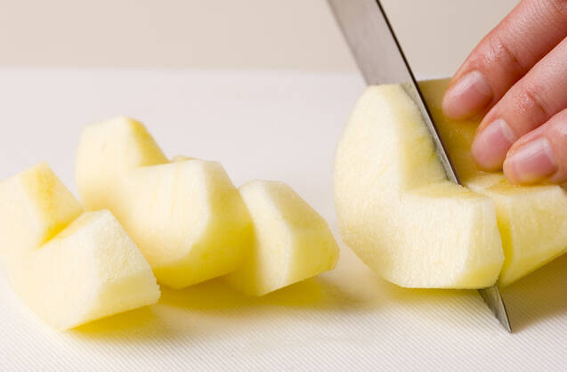 煮リンゴヨーグルトの作り方の手順1