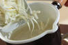 薄切り玉ネギのスープの作り方の手順3