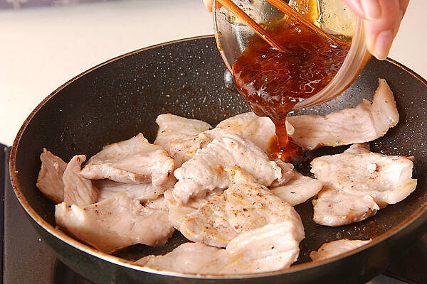 豚肉の甘辛炒めの作り方の手順2