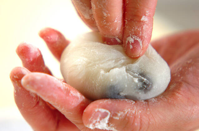 電子レンジで黒豆大福の作り方の手順4