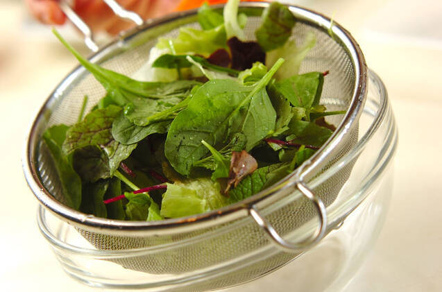 お刺身わさびドレッシングサラダの作り方の手順2