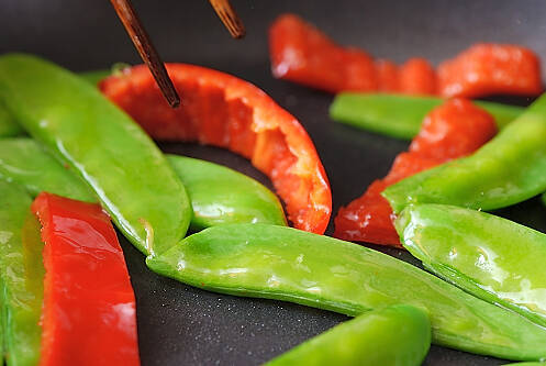 キヌサヤの炒め物の作り方の手順2