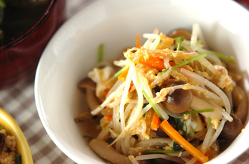 モヤシのピリ辛卵炒め