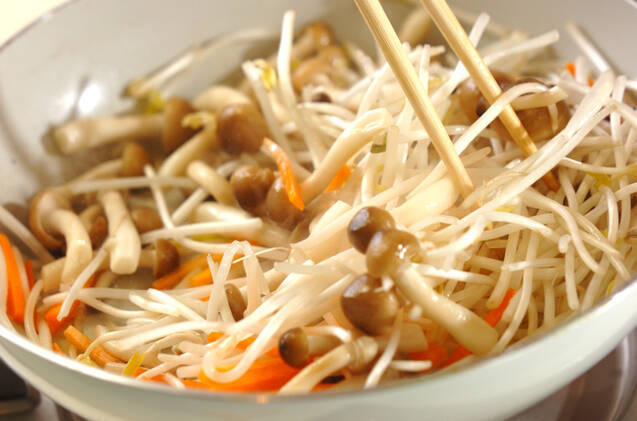 モヤシのピリ辛卵炒めの作り方の手順7