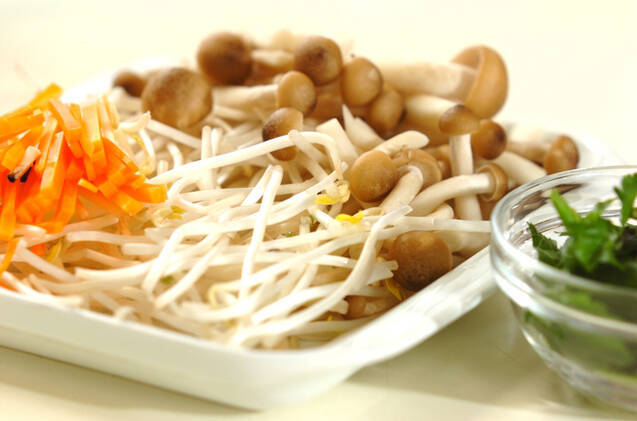 モヤシのピリ辛卵炒めの作り方の手順1