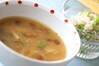里芋とナメコのみそ汁の作り方の手順