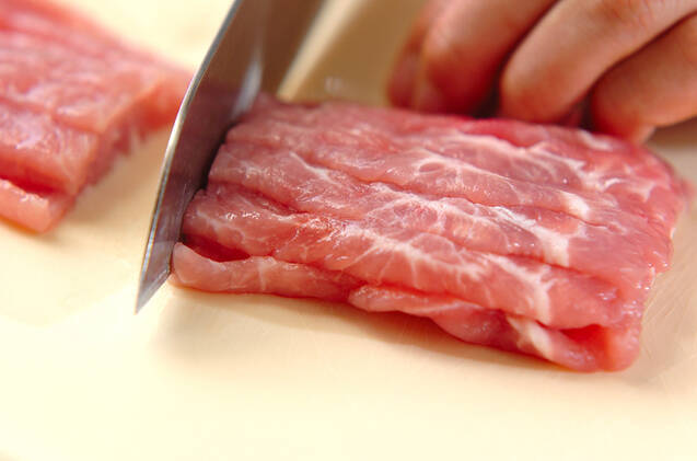 薄切り豚肉のショウガ焼きの作り方の手順1