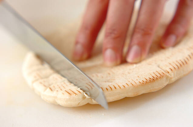 ピタパンサンドの作り方の手順1