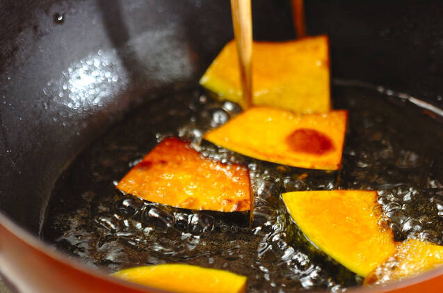 揚げ焼きカボチャの作り方の手順1