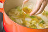 鶏がらスープを使いこなそう 白菜たっぷり簡単万能スープの作り方の手順3