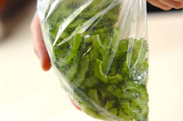 さっぱり！シャキシャキゴーヤとカニカマの酢の物の作り方の手順1