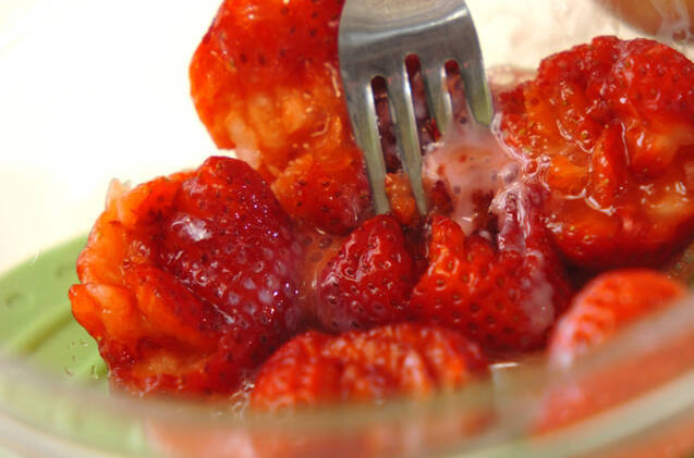 ストロベリーヨーグルトの作り方の手順2