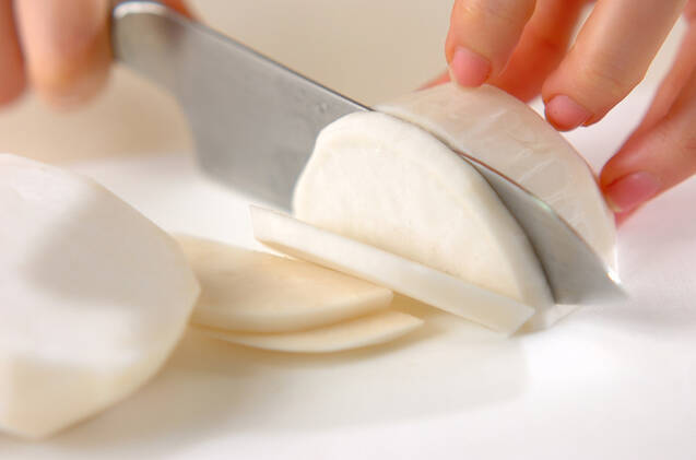 カブのしょうゆ和えの作り方の手順1