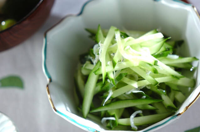 細切りキュウリの甘酢和え