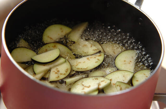 たっぷりナスのみそ汁の作り方の手順3