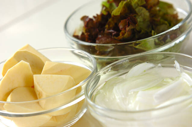 サツマイモと黒豆のサラダの作り方の手順1