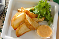 フライドポテトのチリマヨ添え