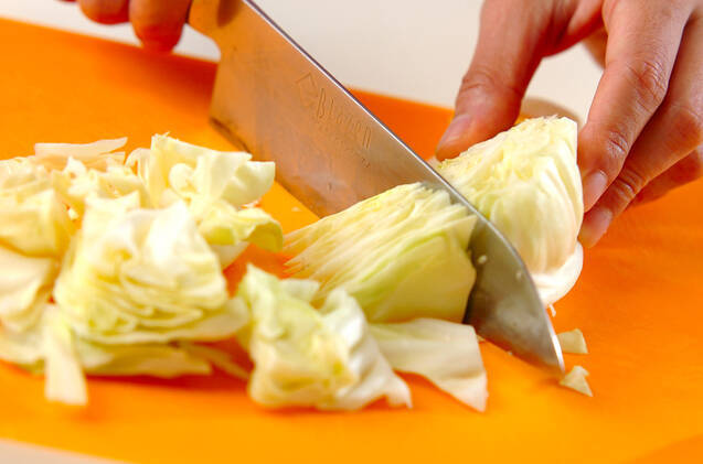 キャベツとツナのサブジの作り方の手順1