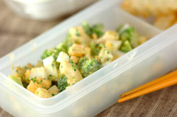 マカロニサラダ