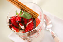 簡単イチゴパフェ